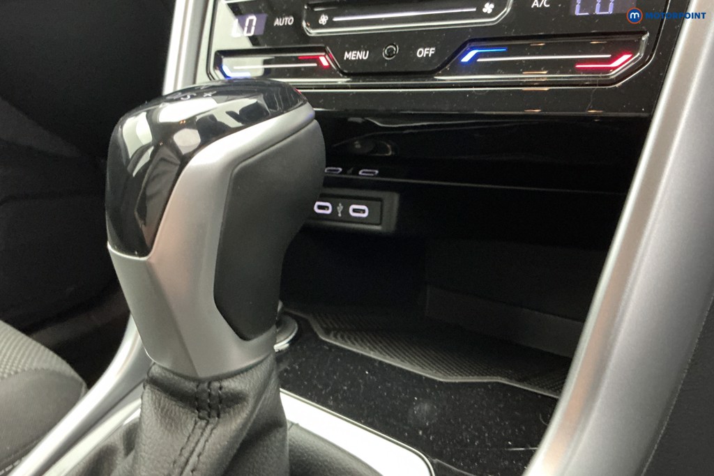Volkswagen T-Roc Life Automatic Petrol SUV - Stock Number (1656162) - 16th supplementary image