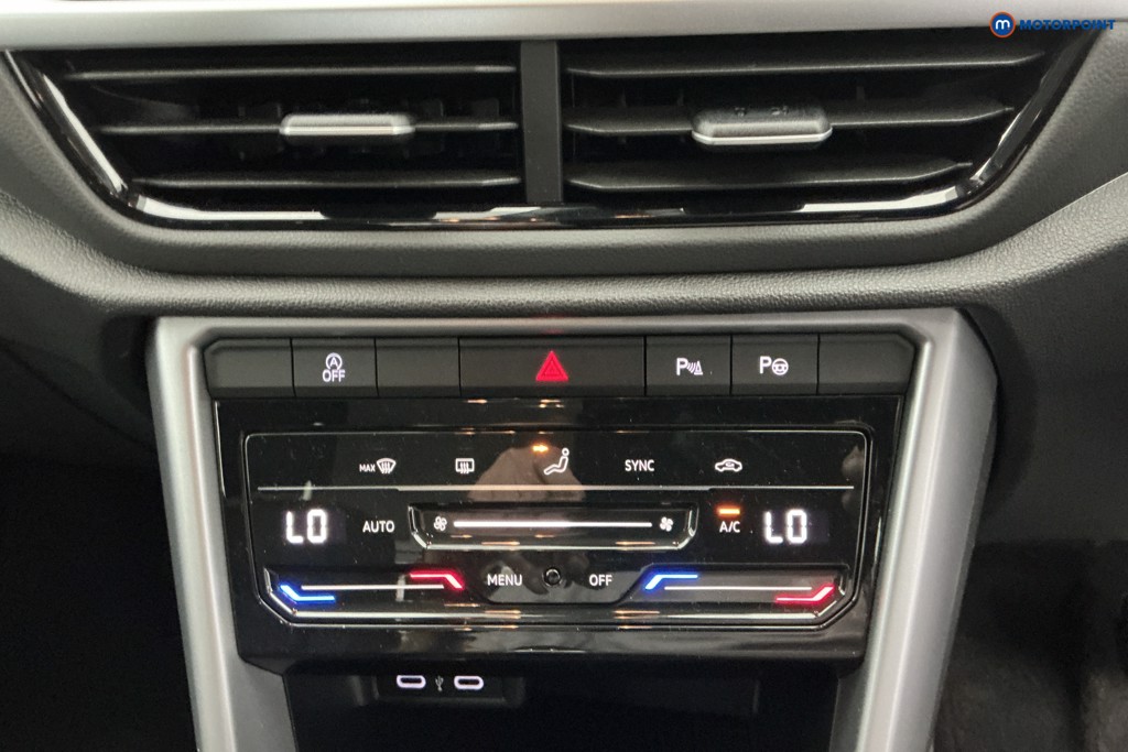 Volkswagen T-Roc Life Automatic Petrol SUV - Stock Number (1656162) - 17th supplementary image