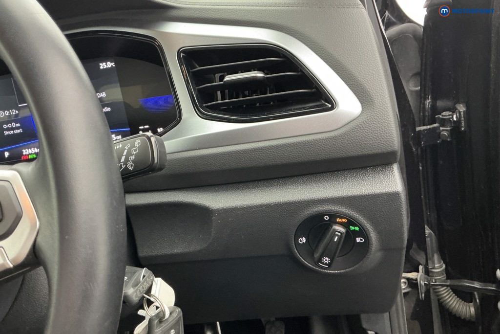 Volkswagen T-Roc Life Automatic Petrol SUV - Stock Number (1656162) - 22nd supplementary image