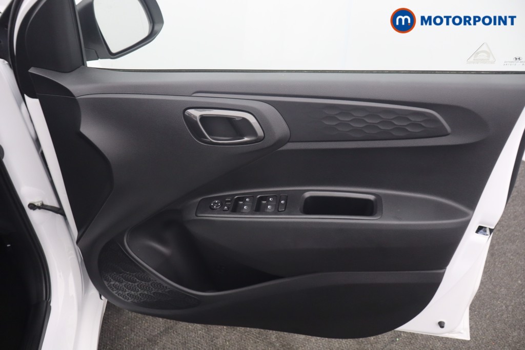 Hyundai I10 Premium Manual Petrol Hatchback - Stock Number (1657901) - 9th supplementary image