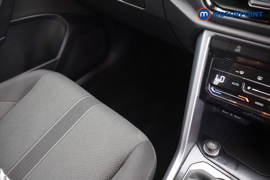 Volkswagen T-Roc Life Manual Petrol SUV - Stock Number (1658374) - 12th supplementary image