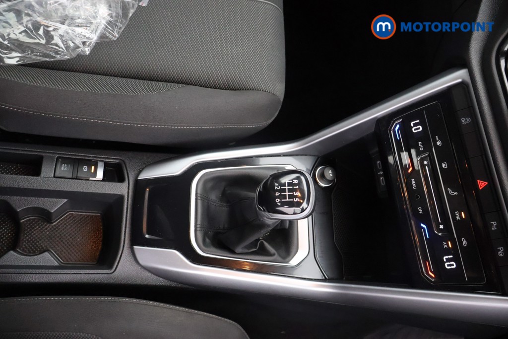 Volkswagen T-Roc Life Manual Petrol SUV - Stock Number (1658374) - 13th supplementary image
