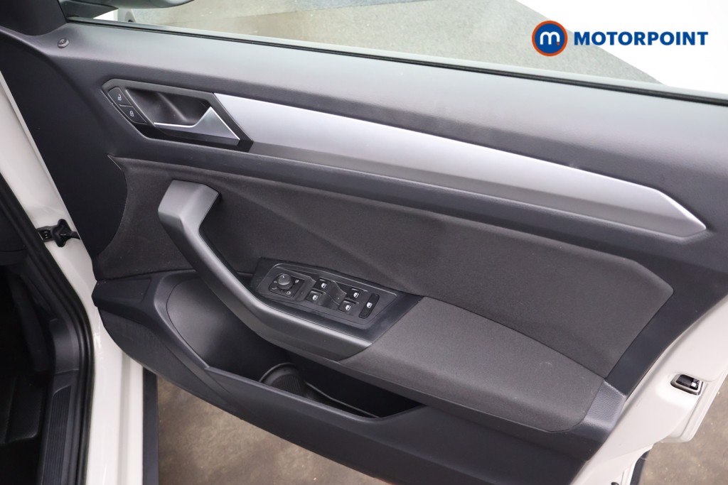 Volkswagen T-Roc Life Manual Petrol SUV - Stock Number (1658374) - 14th supplementary image