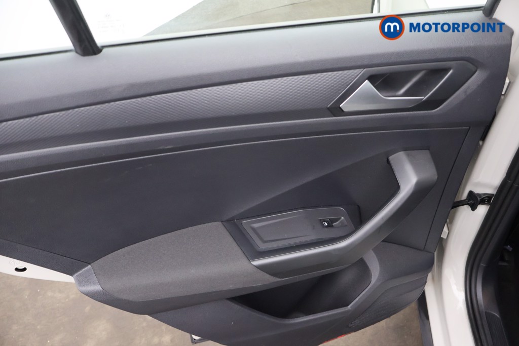 Volkswagen T-Roc Life Manual Petrol SUV - Stock Number (1658374) - 20th supplementary image