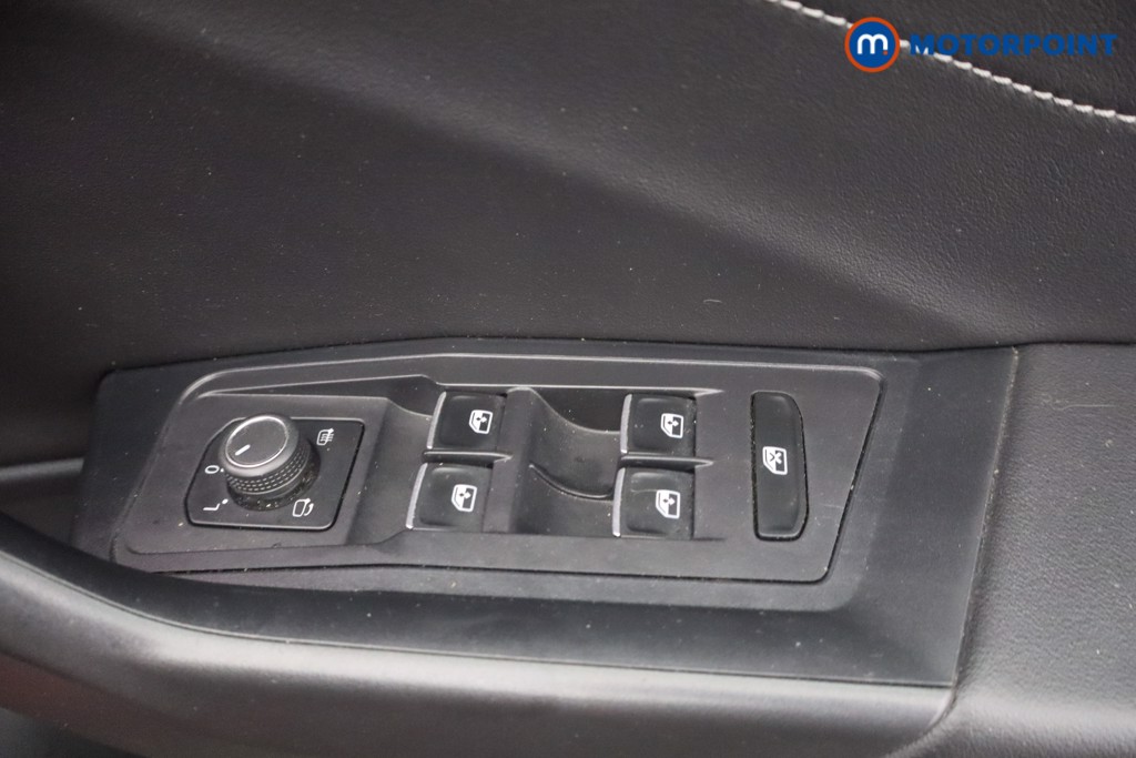 Volkswagen T-Roc R-Line Automatic Petrol SUV - Stock Number (1658450) - 14th supplementary image