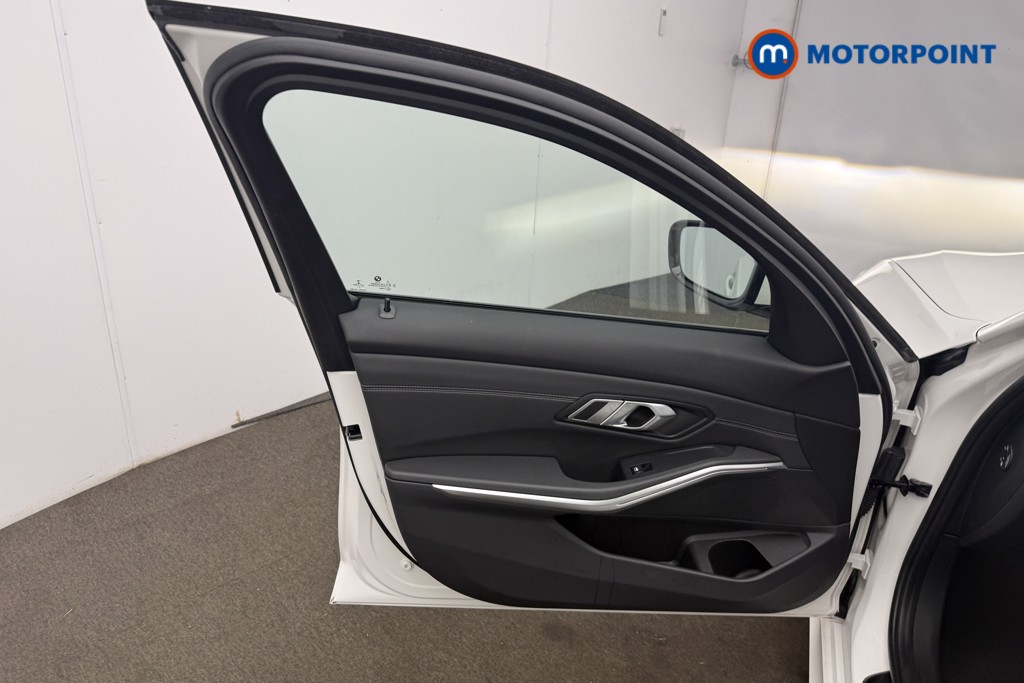 BMW 3 Series M Sport Automatic Petrol Saloon - Stock Number (1658570) - 3rd supplementary image
