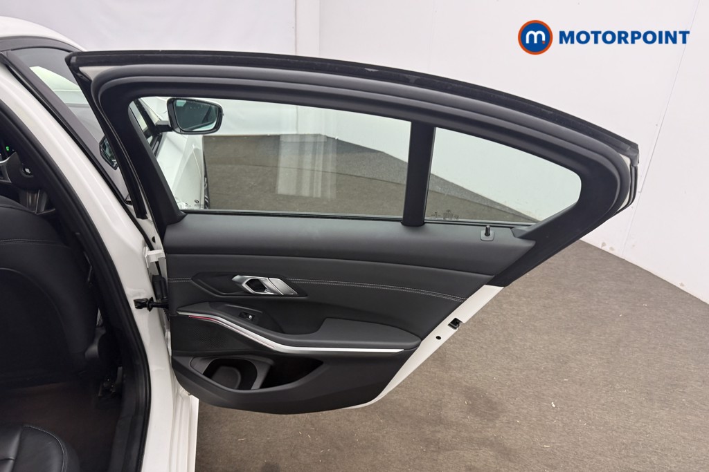 BMW 3 Series M Sport Automatic Petrol Saloon - Stock Number (1658570) - 14th supplementary image