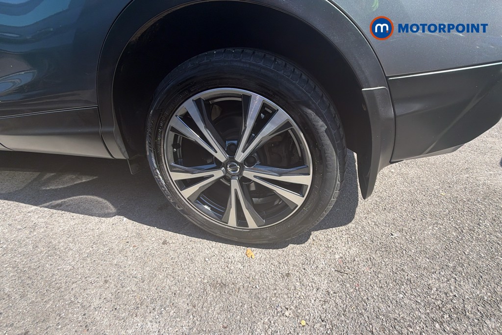 Nissan Qashqai N-Connecta Manual Petrol SUV - Stock Number (1659149) - 39th supplementary image