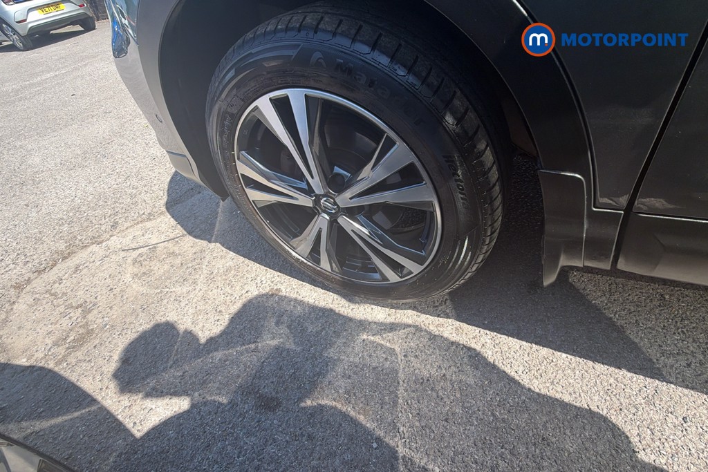 Nissan Qashqai N-Connecta Manual Petrol SUV - Stock Number (1659149) - 41st supplementary image