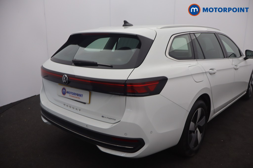 Volkswagen Passat Life Automatic Petrol Plug-In Hybrid Estate - Stock Number (1659621) - 2nd supplementary image