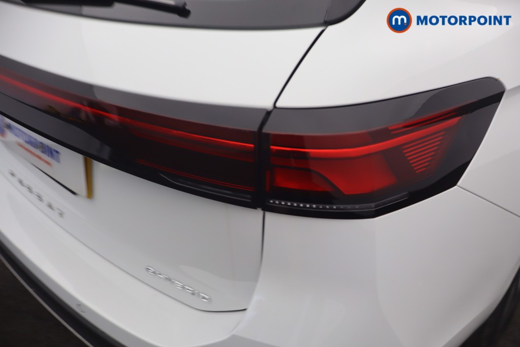 Volkswagen Passat Life Automatic Petrol Plug-In Hybrid Estate - Stock Number (1659621) - 3rd supplementary image