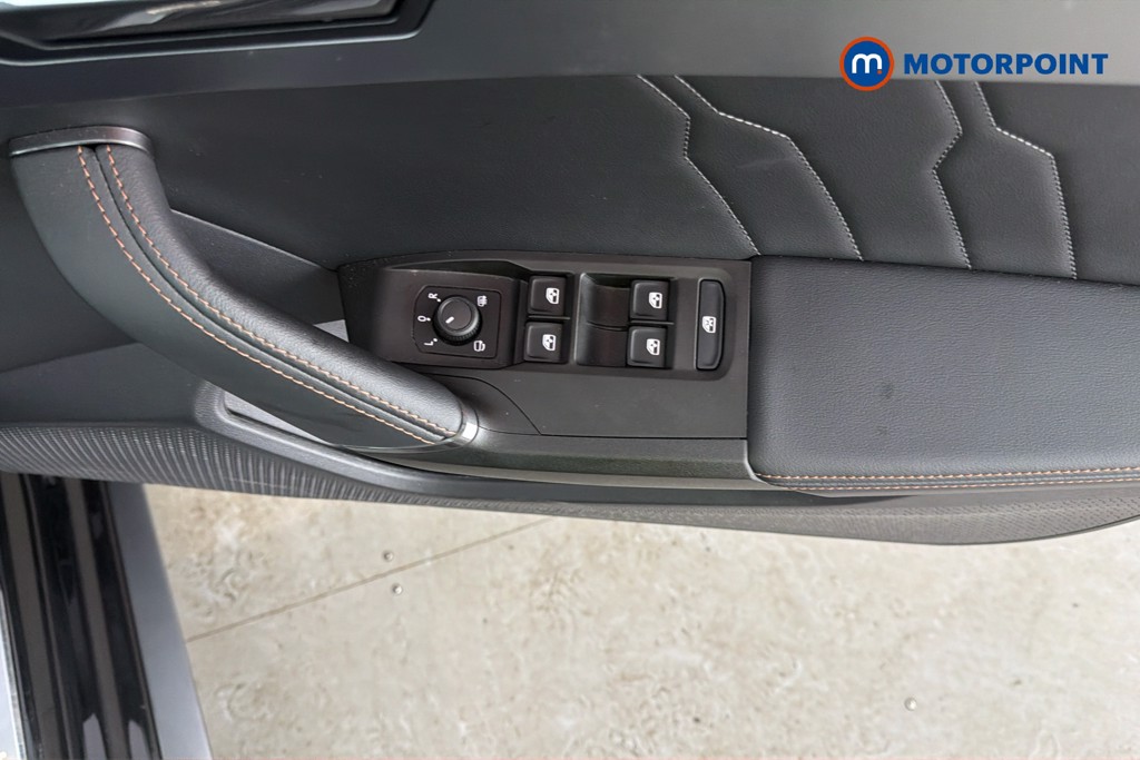 Cupra Leon V1 Design Edition Automatic Petrol Hatchback - Stock Number (1659773) - 20th supplementary image