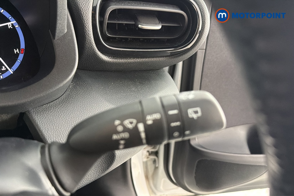 Toyota Yaris Cross Design Automatic Petrol-Electric Hybrid Estate - Stock Number (1660134) - 6th supplementary image