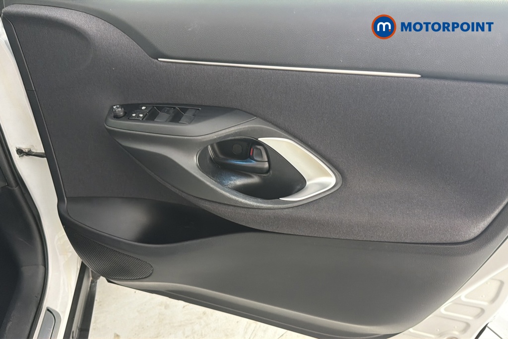 Toyota Yaris Cross Design Automatic Petrol-Electric Hybrid Estate - Stock Number (1660134) - 18th supplementary image