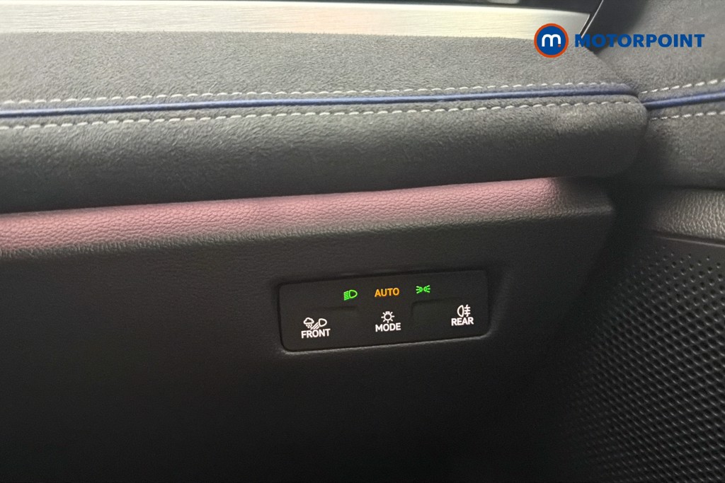 Volkswagen Passat R-Line Automatic Petrol Plug-In Hybrid Estate - Stock Number (1660252) - 18th supplementary image