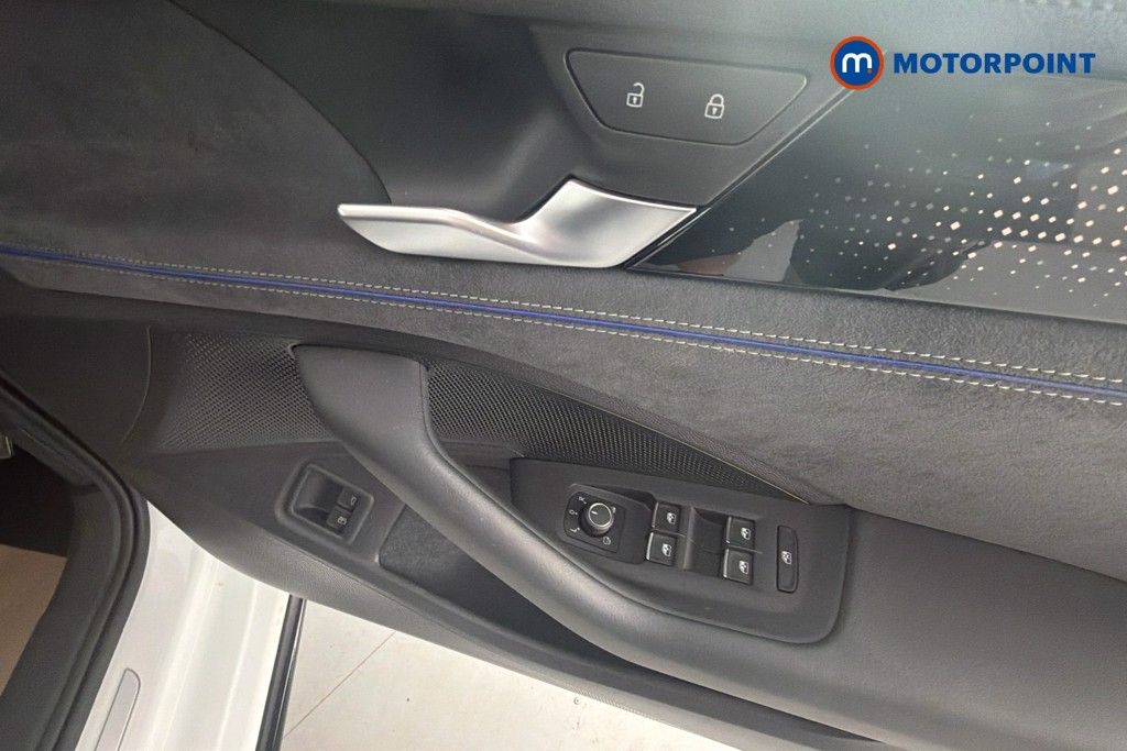 Volkswagen Passat R-Line Automatic Petrol Plug-In Hybrid Estate - Stock Number (1660252) - 19th supplementary image