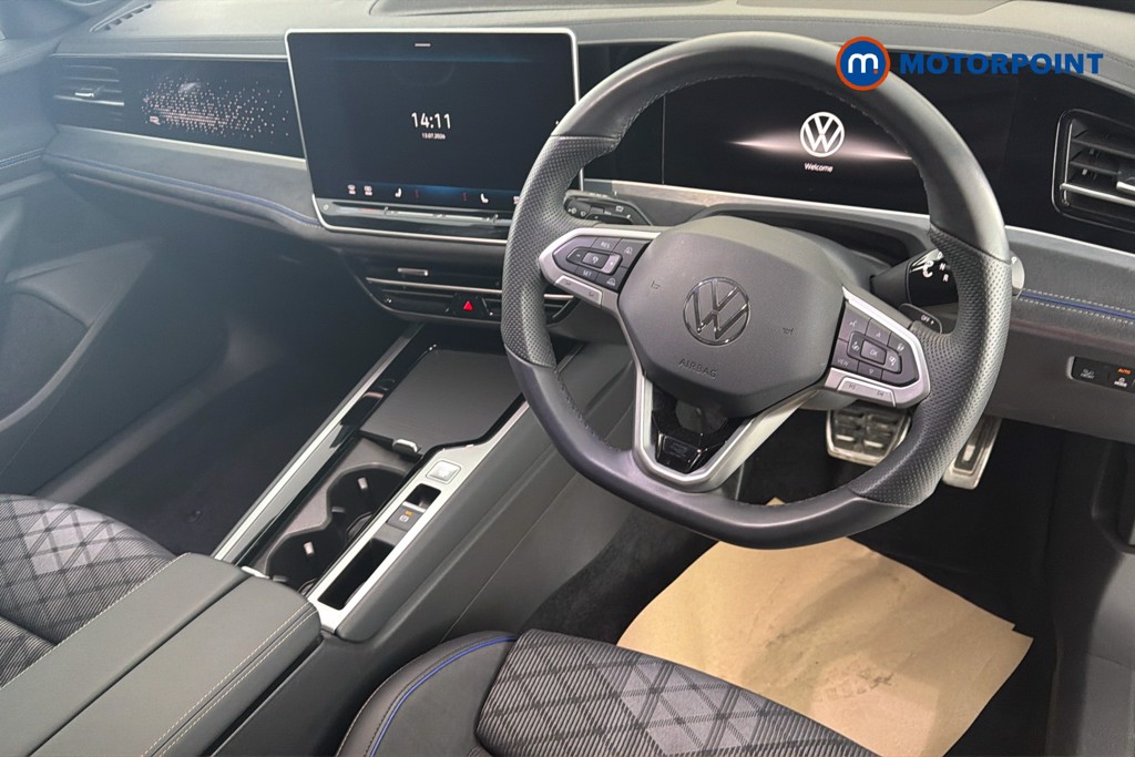 Volkswagen Passat R-Line Automatic Petrol Plug-In Hybrid Estate - Stock Number (1660252) - 1st supplementary image