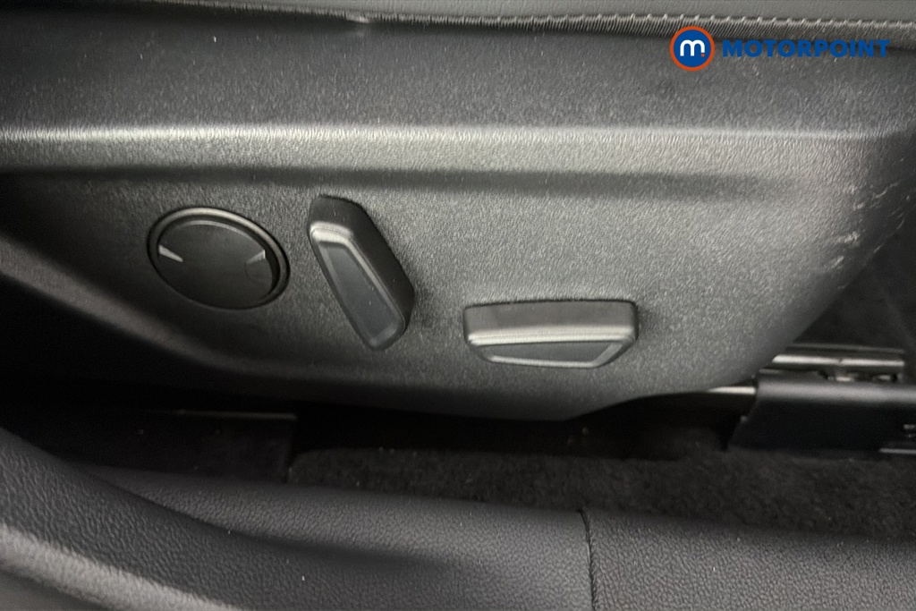 Ford Focus St-Line X Manual Petrol Hatchback - Stock Number (1660378) - 23rd supplementary image