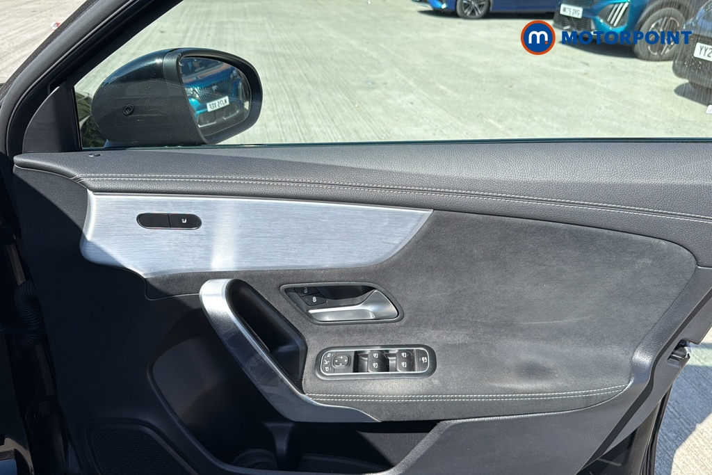 Mercedes-Benz A Class Amg Line Executive Edition Automatic Diesel Hatchback - Stock Number (1660734) - 18th supplementary image