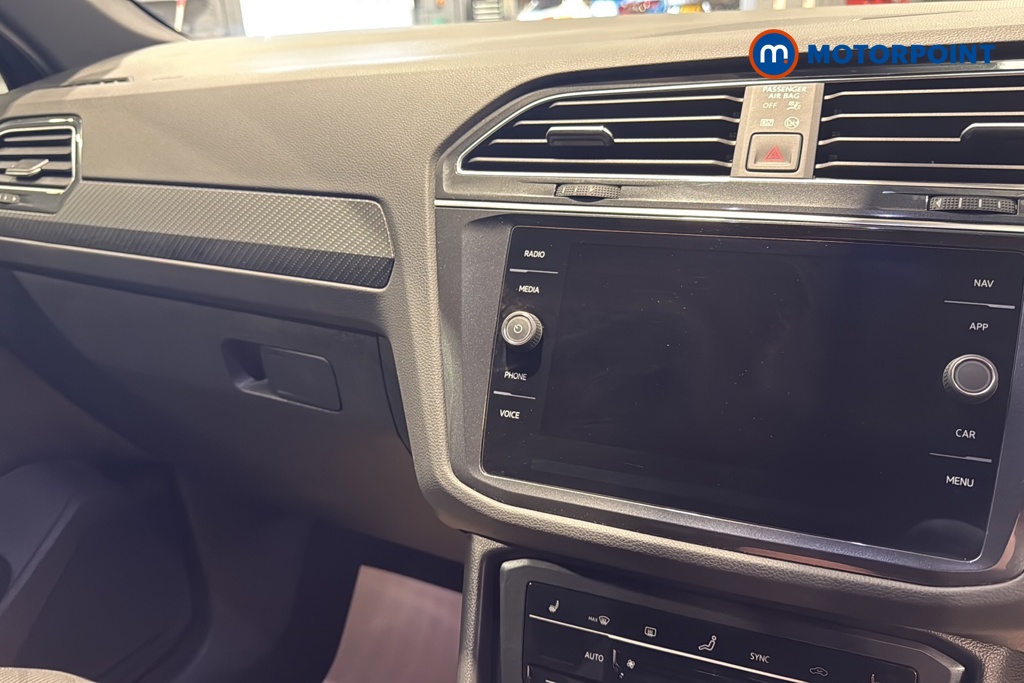 Volkswagen Tiguan R-Line Edition Automatic Petrol SUV - Stock Number (1661294) - 1st supplementary image