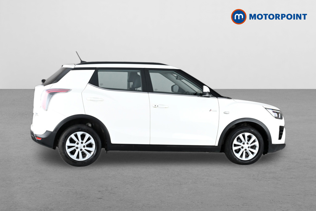 Ssangyong Tivoli Ventura Manual Petrol SUV - Stock Number (1632326) - Drivers side