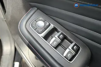 Mg Motor Uk HS Exclusive Manual Petrol SUV - Stock Number (1634611) - Passenger side rear corner