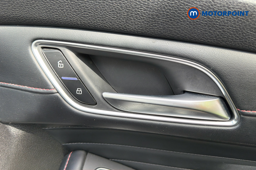 Mg Motor Uk HS Exclusive Manual Petrol SUV - Stock Number (1634611) - Passenger side