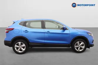 Nissan Qashqai Acenta Premium Manual Diesel SUV - Stock Number (1635652) - Drivers side