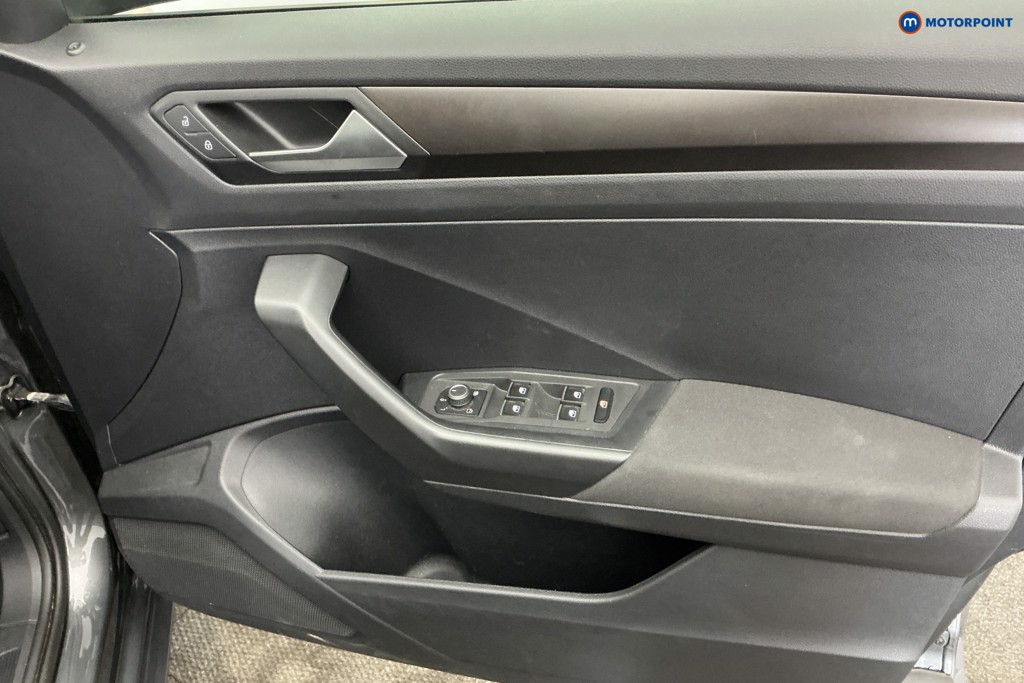 Volkswagen T-Roc SE Manual Petrol SUV - Stock Number (1642434) - 24th supplementary image
