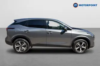 Nissan Qashqai N-Connecta Automatic Petrol SUV - Stock Number (1646000) - Passenger side