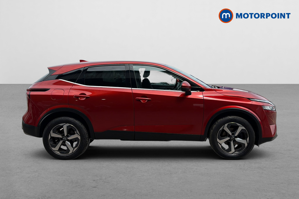 Nissan Qashqai N-Connecta Manual Petrol SUV - Stock Number (1646615) - Passenger side