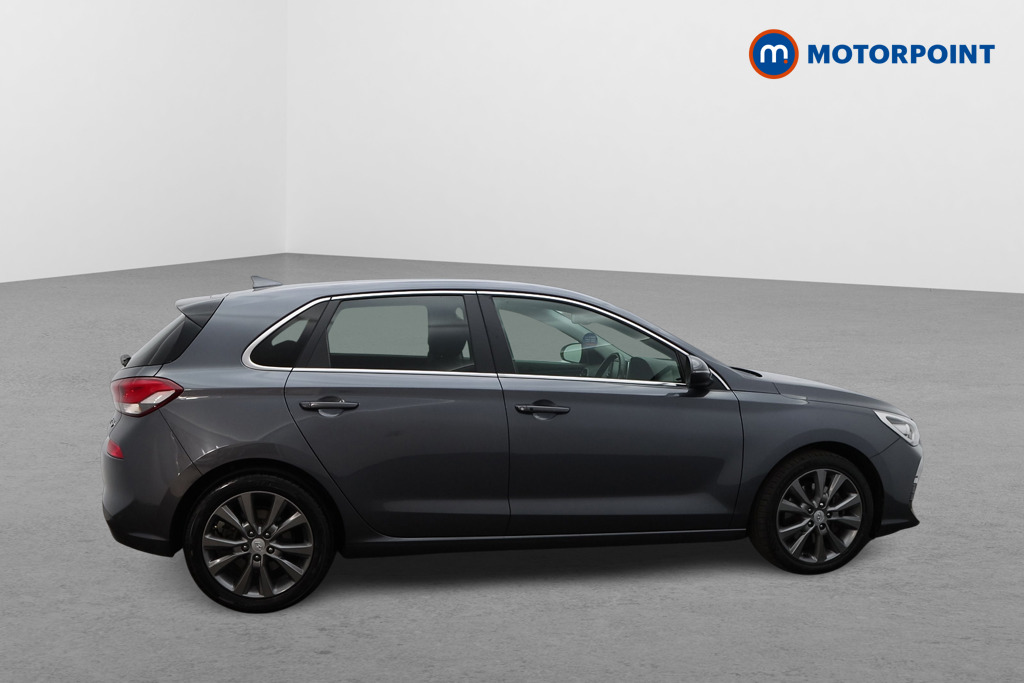 Hyundai I30 Premium Manual Petrol Hatchback - Stock Number (1648562) - Drivers side front corner