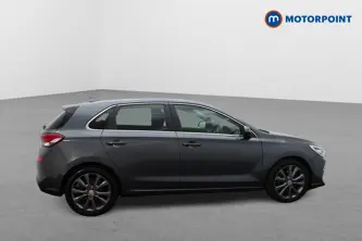 Hyundai I30 Premium Manual Petrol Hatchback - Stock Number (1648562) - Drivers side front corner
