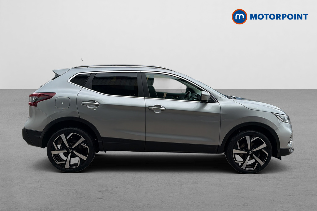 Nissan Qashqai N-Motion Automatic Petrol SUV - Stock Number (1648566) - Passenger side