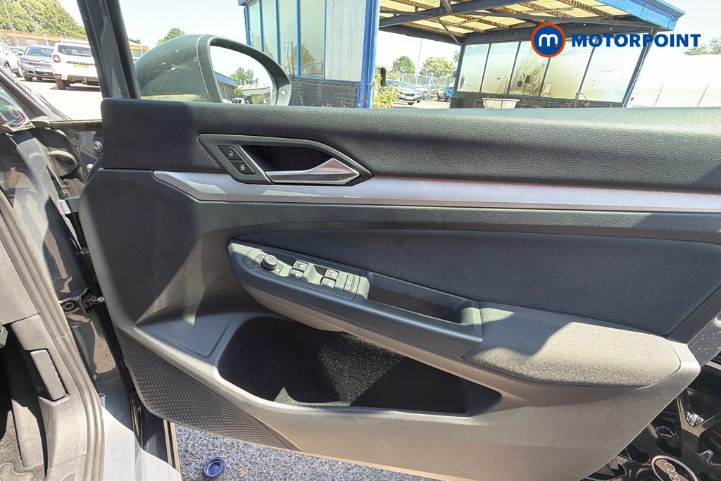 Volkswagen Golf Life Automatic Petrol Estate - Stock Number (1648832) - 19th supplementary image