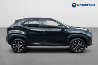 Toyota Yaris Cross Design Automatic Petrol-Electric Hybrid Estate - Stock Number (1649041) - Passenger side