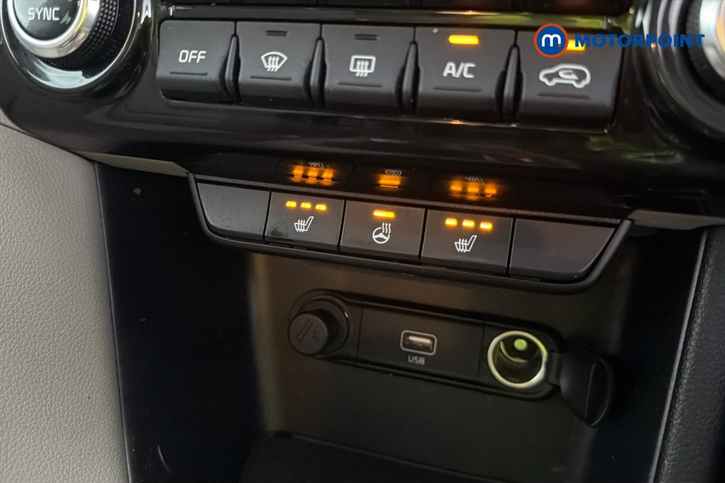 KIA Sportage Platinum Edition Manual Petrol SUV - Stock Number (1652525) - 14th supplementary image