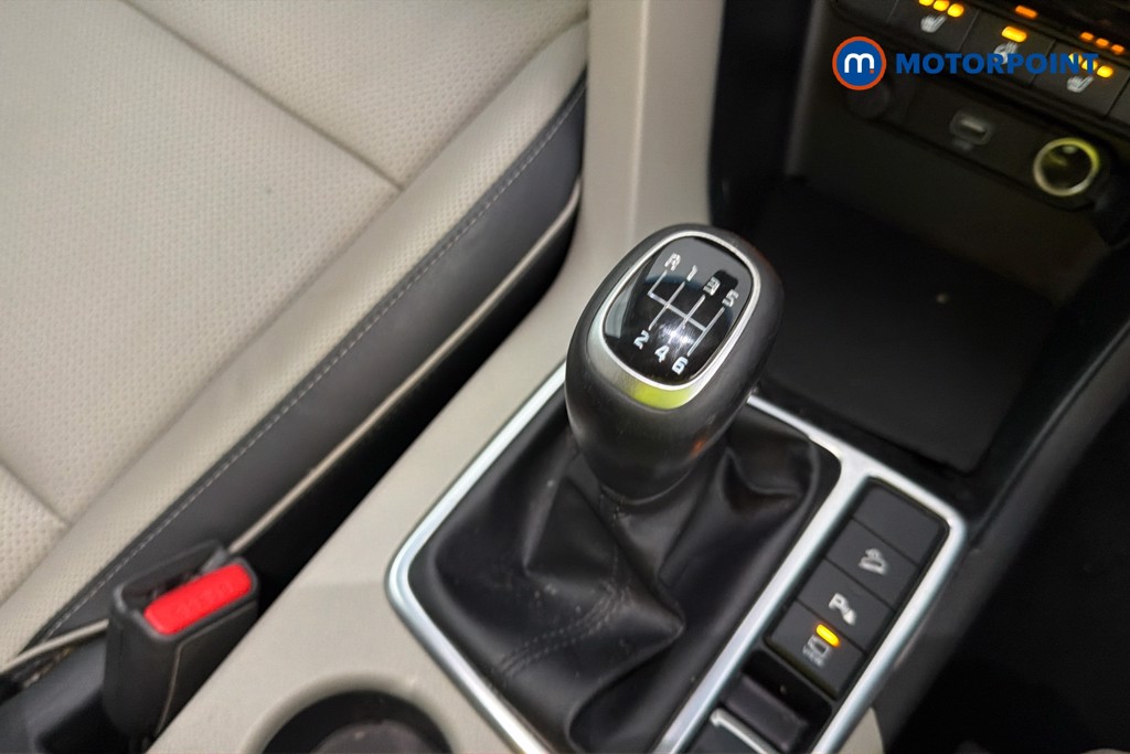 KIA Sportage Platinum Edition Manual Petrol SUV - Stock Number (1652525) - 15th supplementary image
