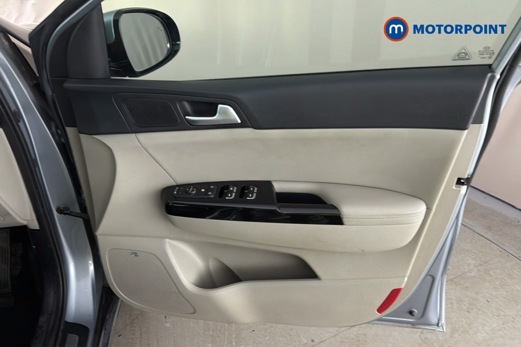 KIA Sportage Platinum Edition Manual Petrol SUV - Stock Number (1652525) - 19th supplementary image