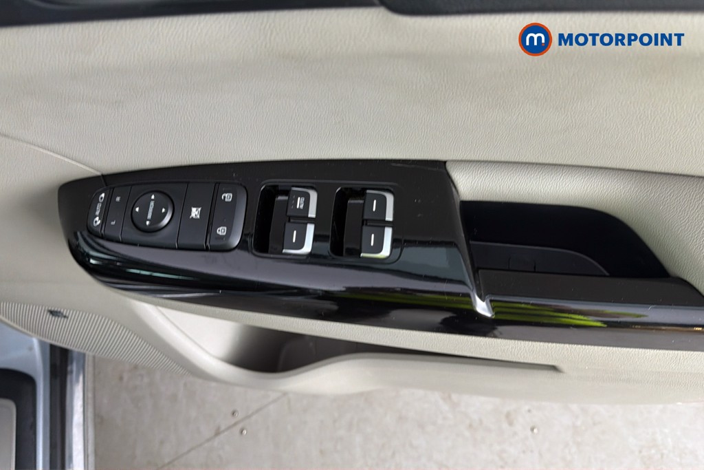 KIA Sportage Platinum Edition Manual Petrol SUV - Stock Number (1652525) - 20th supplementary image