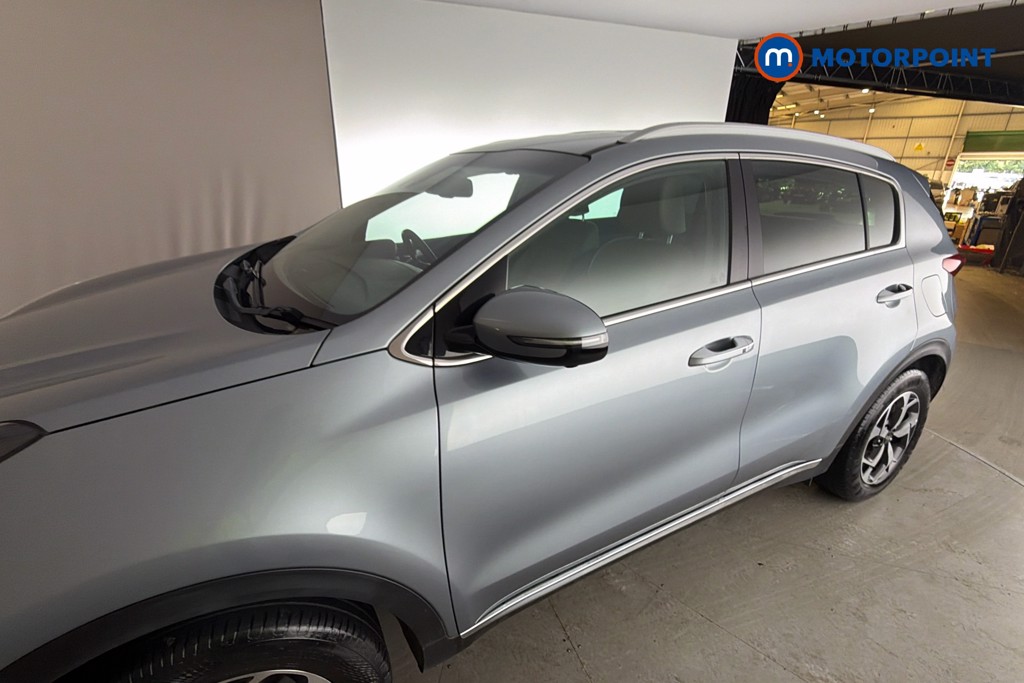 KIA Sportage Platinum Edition Manual Petrol SUV - Stock Number (1652525) - 43rd supplementary image