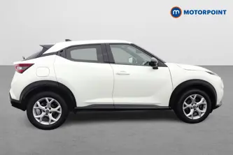 Nissan Juke N-Connecta Manual Petrol SUV - Stock Number (1653216) - Drivers side