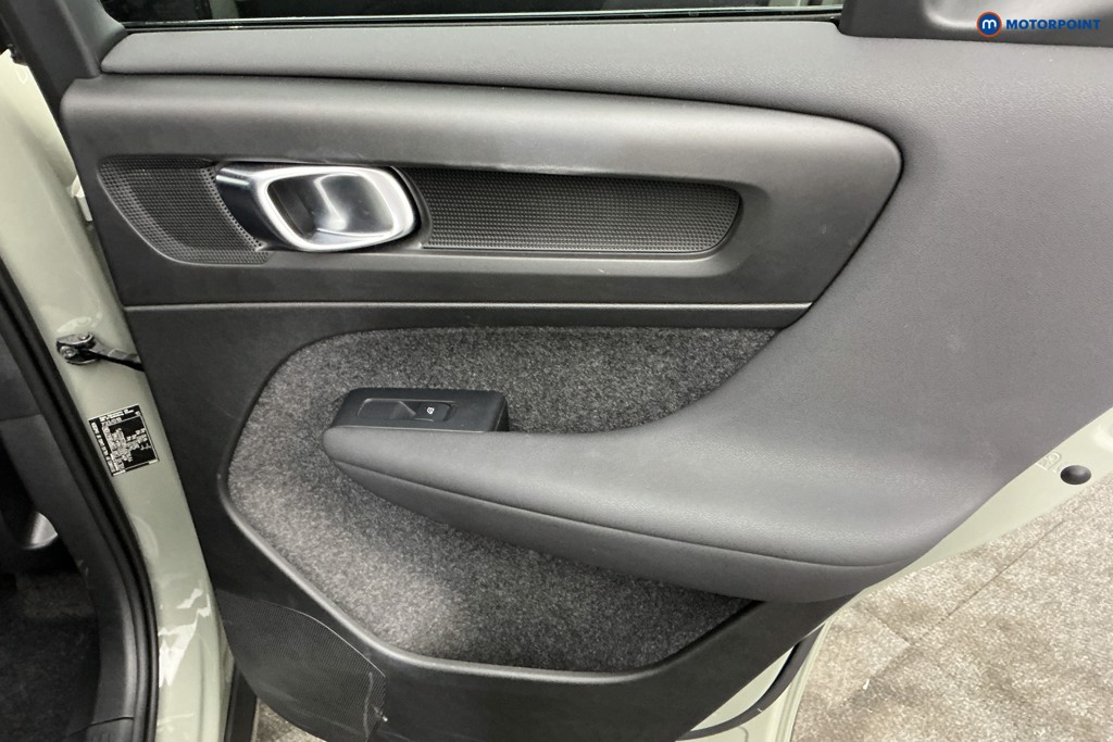 Volvo Xc40 Plus Automatic Electric SUV - Stock Number (1654064) - 25th supplementary image