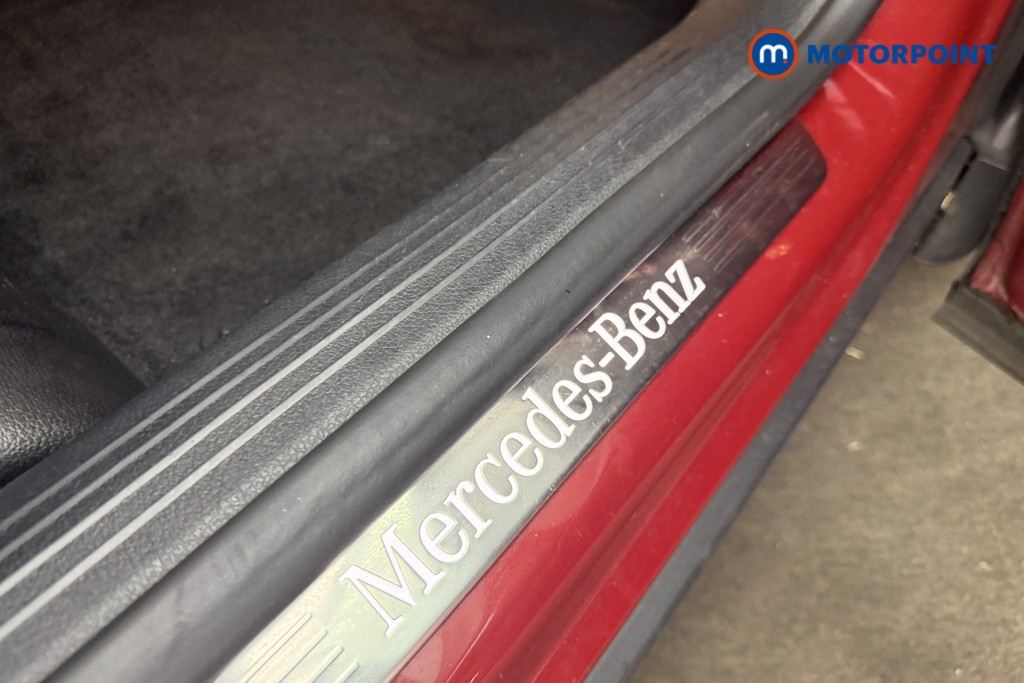 Mercedes-Benz GLB Amg Line Automatic Petrol SUV - Stock Number (1654551) - 8th supplementary image