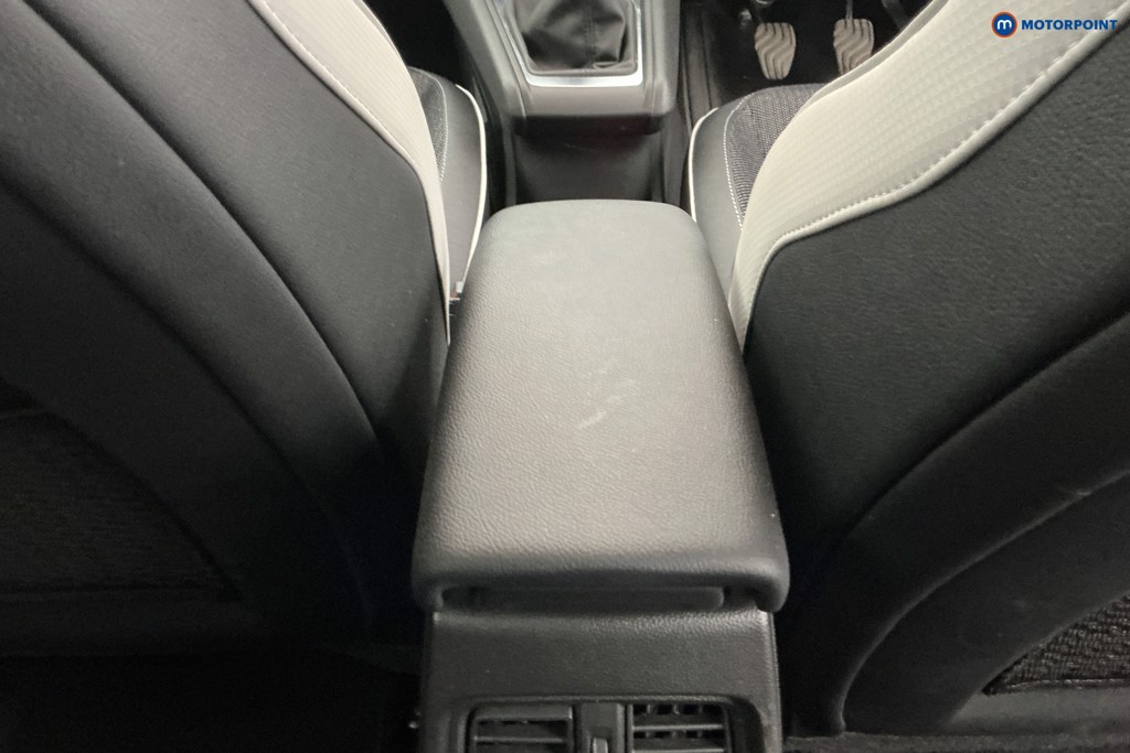 Renault Captur Techno Manual Petrol SUV - Stock Number (1654610) - 11th supplementary image