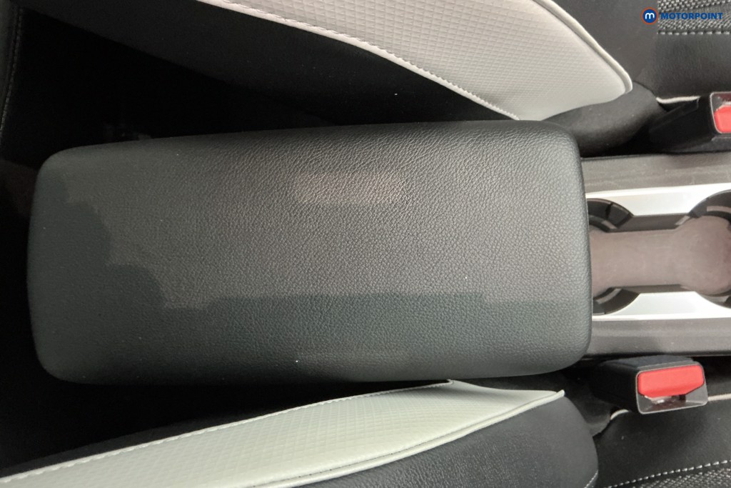 Renault Captur Techno Manual Petrol SUV - Stock Number (1654610) - 13th supplementary image