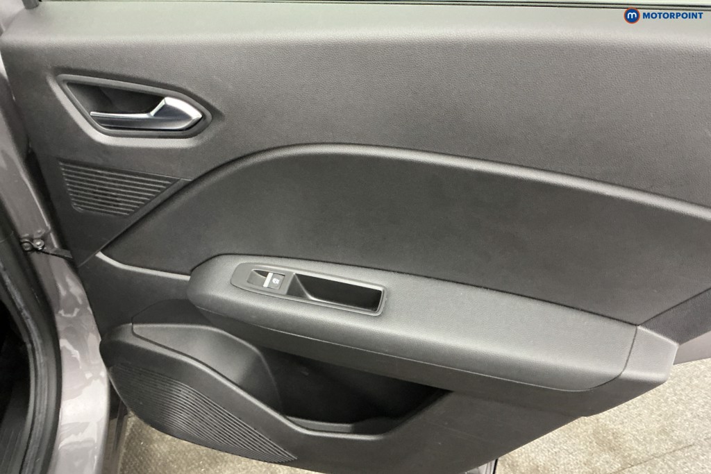 Renault Captur Techno Manual Petrol SUV - Stock Number (1654610) - 26th supplementary image