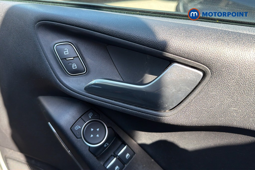 Ford Fiesta Titanium Manual Petrol Hatchback - Stock Number (1654941) - 42nd supplementary image