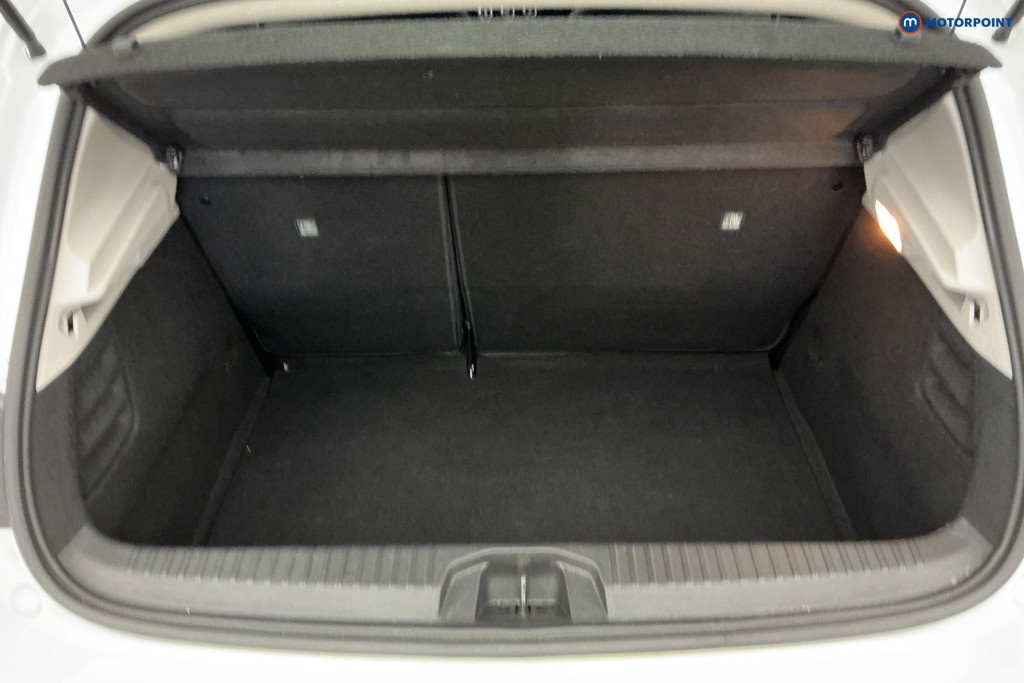 Renault Clio Iconic Edition Manual Petrol Hatchback - Stock Number (1654992) - 3rd supplementary image