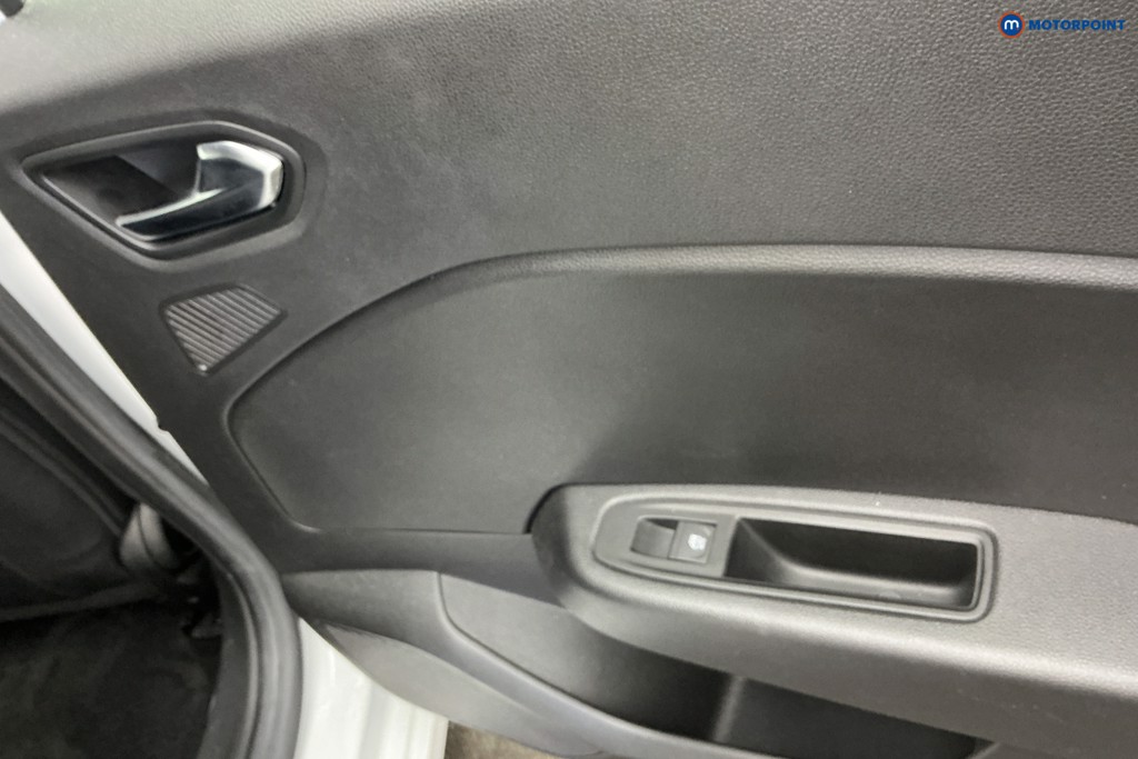 Renault Clio Iconic Edition Manual Petrol Hatchback - Stock Number (1654992) - 27th supplementary image